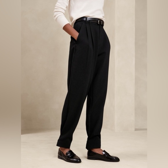 NWT! Banana Republic Black Pleated Tab-Leg Pant - Size 14💙 - Picture 2 of 4